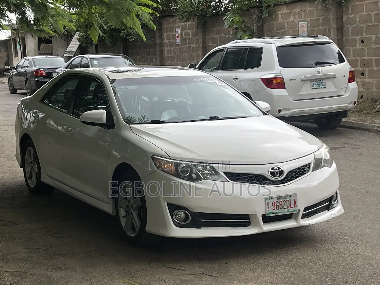 Toyota Camry SE 4dr Sedan (2.5L 4cyl 6A) 2012 White