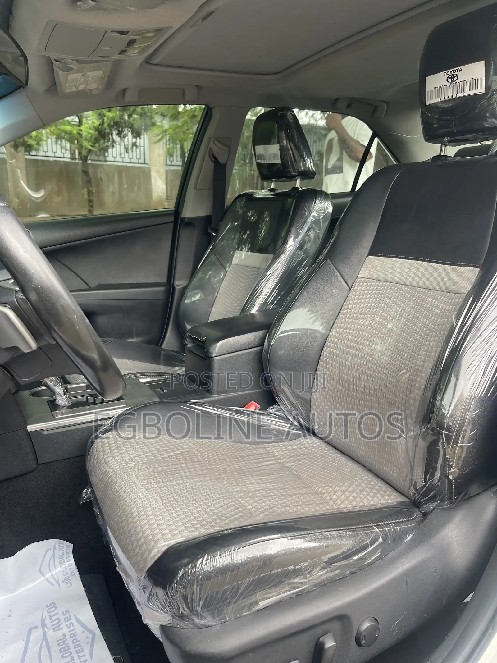 Toyota Camry SE 4dr Sedan (2.5L 4cyl 6A) 2012 White