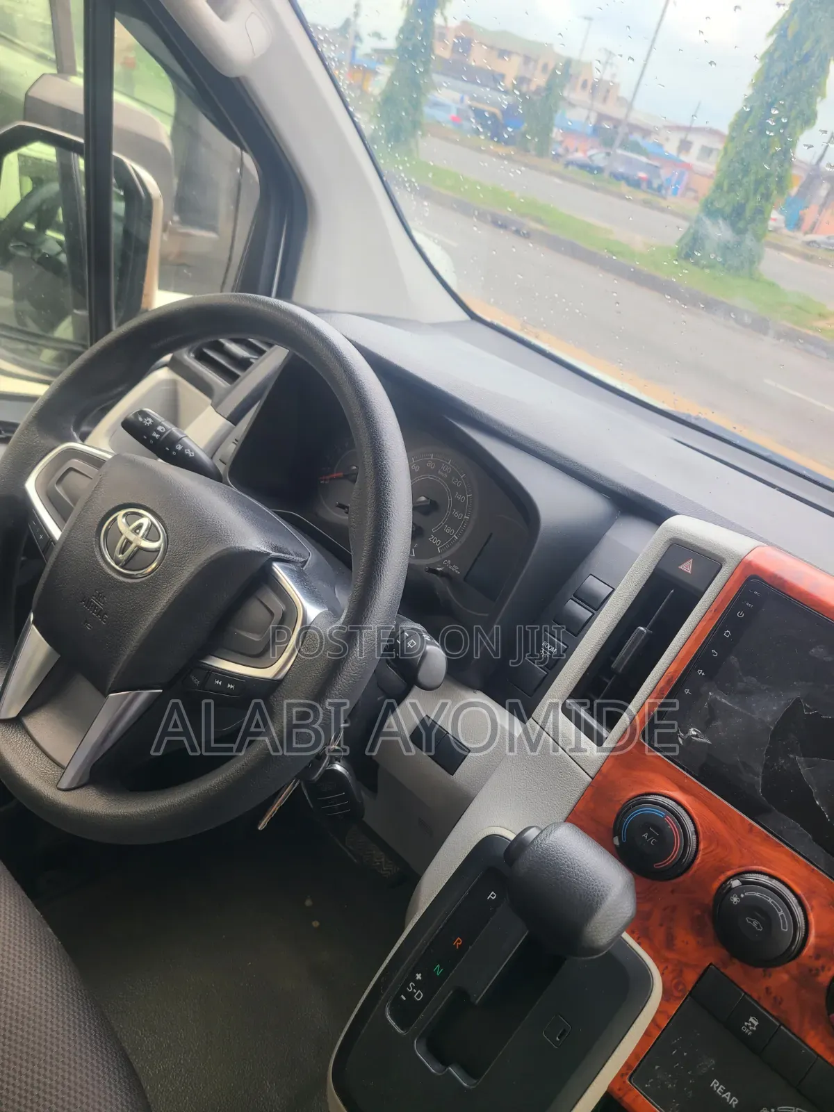 Toyota HiAce 2021 White