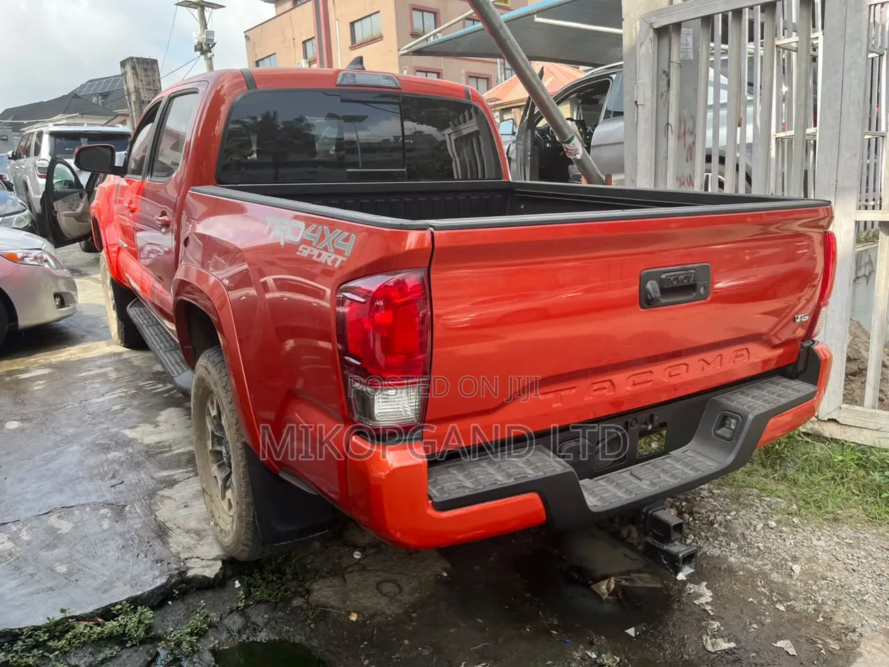Toyota Tacoma 2017 Red