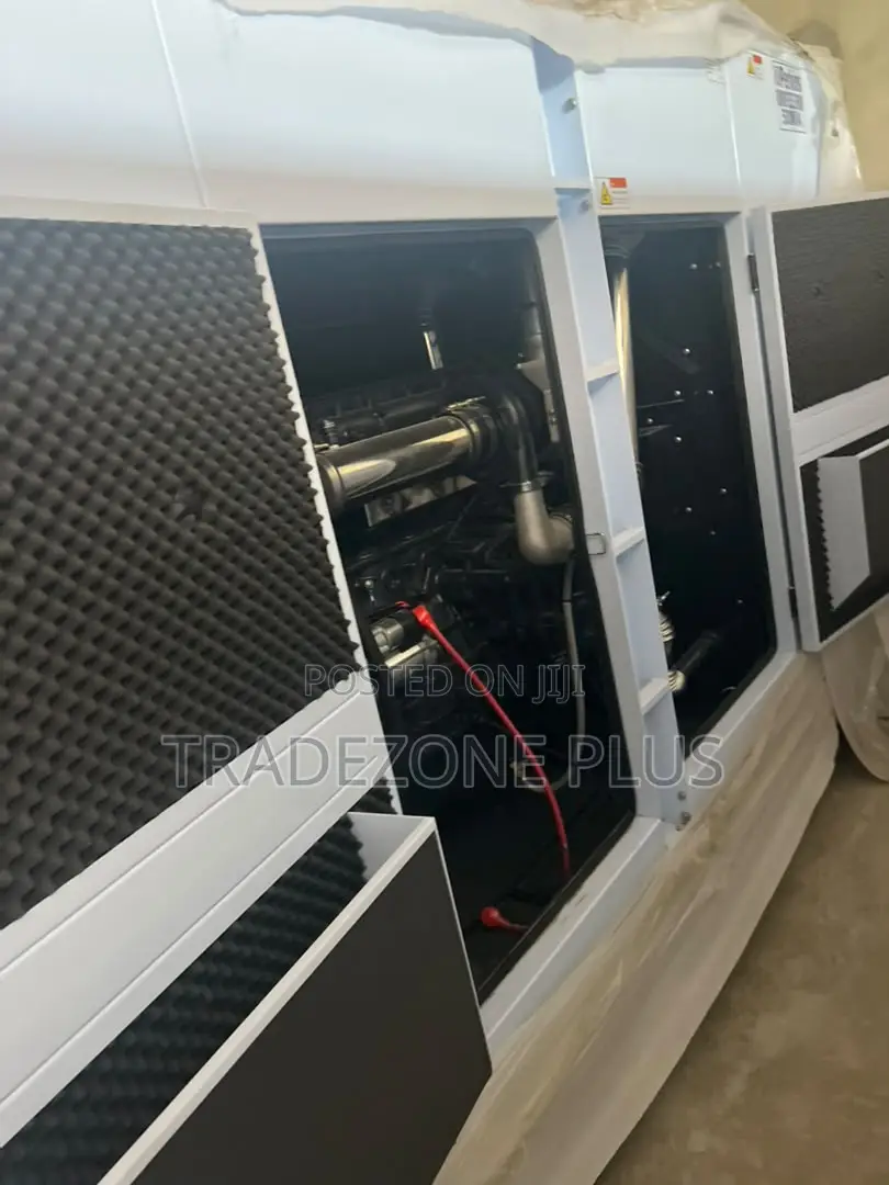 Heavy Duty Perkins 500KVA Silent Diesel Gen
