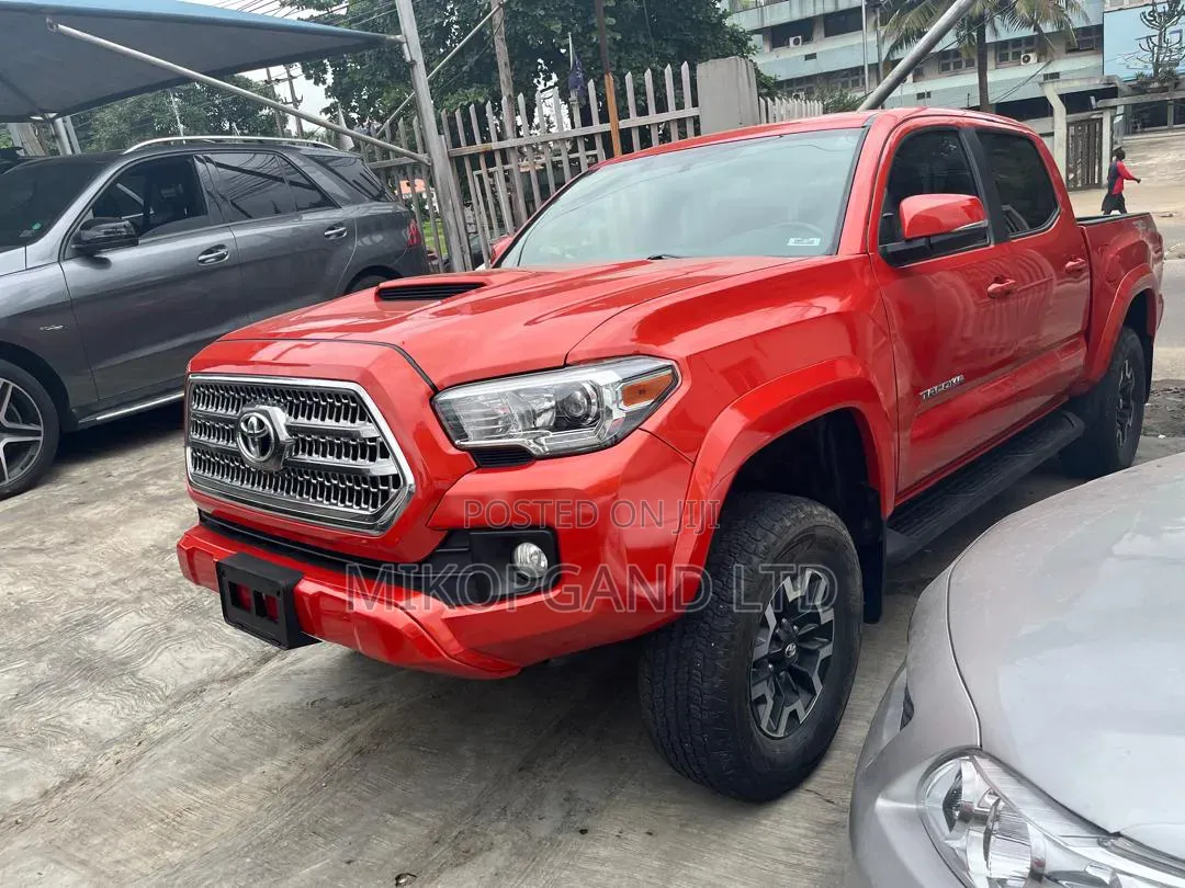 Toyota Tacoma 2017 Red