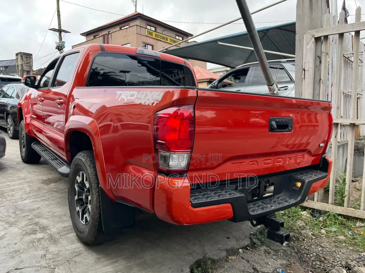 Toyota Tacoma 2017 Red
