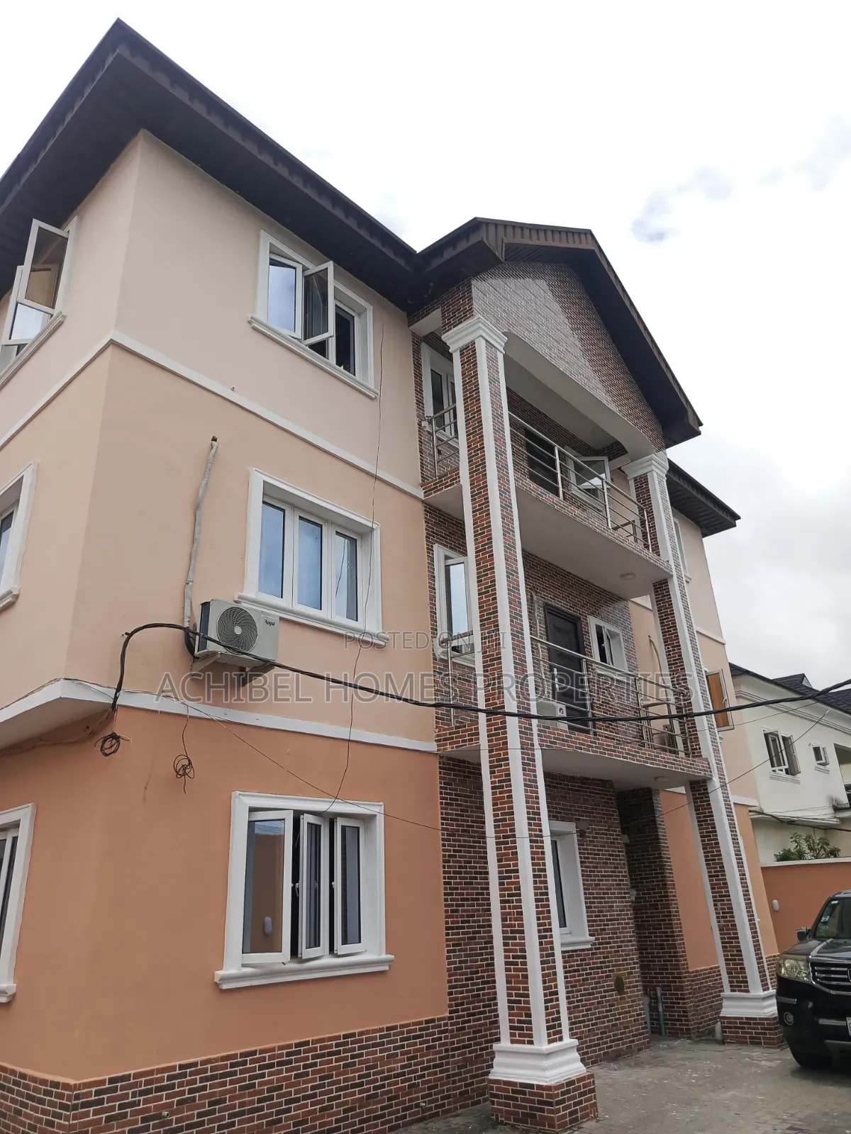 3bdrm Apartment in Osapa London, Jakande for rent