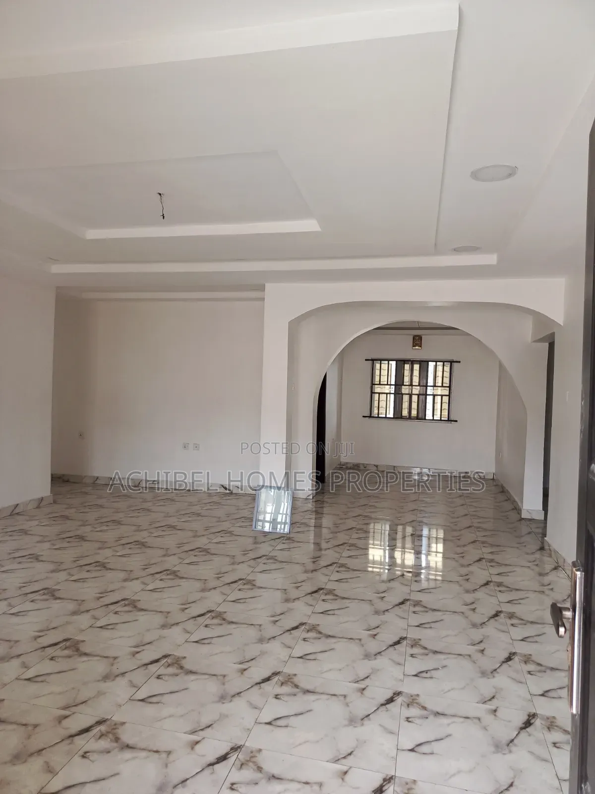 3bdrm Apartment in Osapa London, Jakande for rent