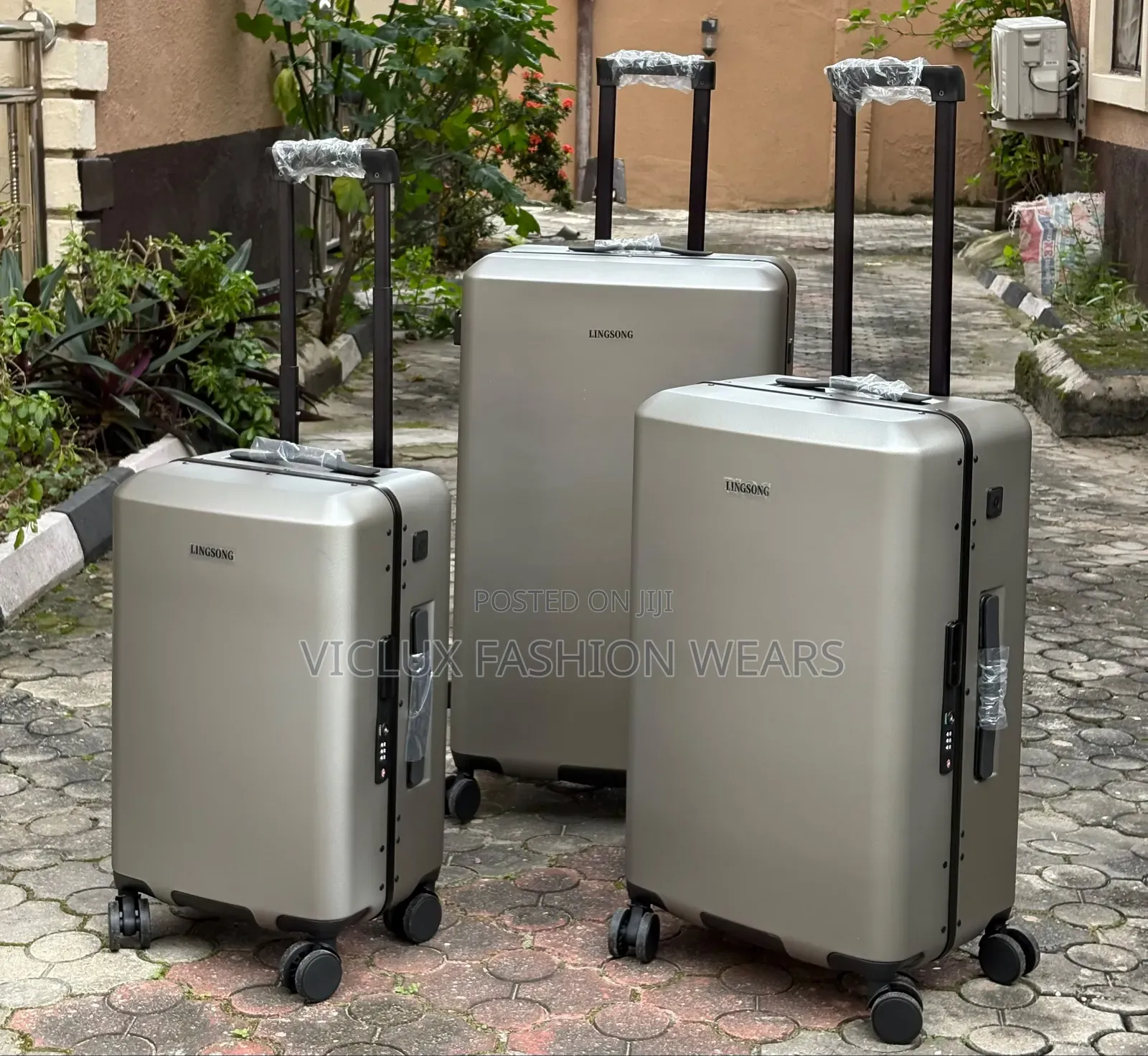 Luluxury Travelling Luggage (Set)