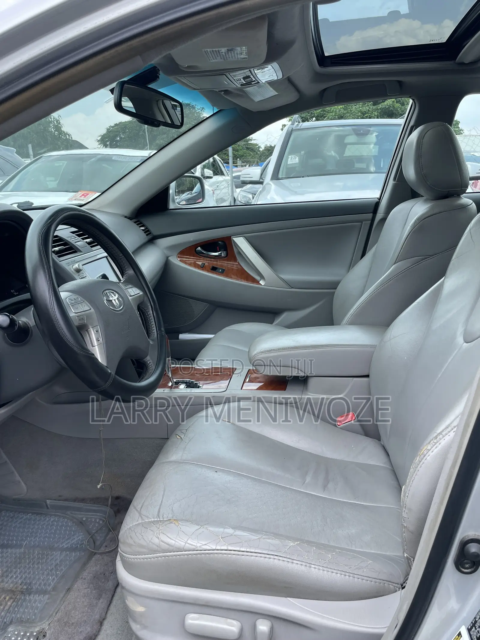 Toyota Camry XLE 4dr Sedan (2.5L 4cyl 6A) 2011 Silver