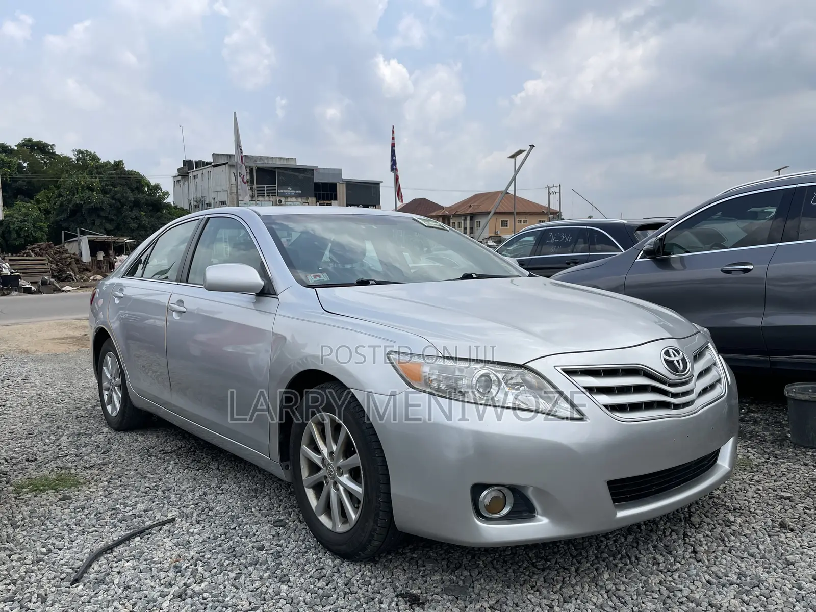 Toyota Camry XLE 4dr Sedan (2.5L 4cyl 6A) 2011 Silver