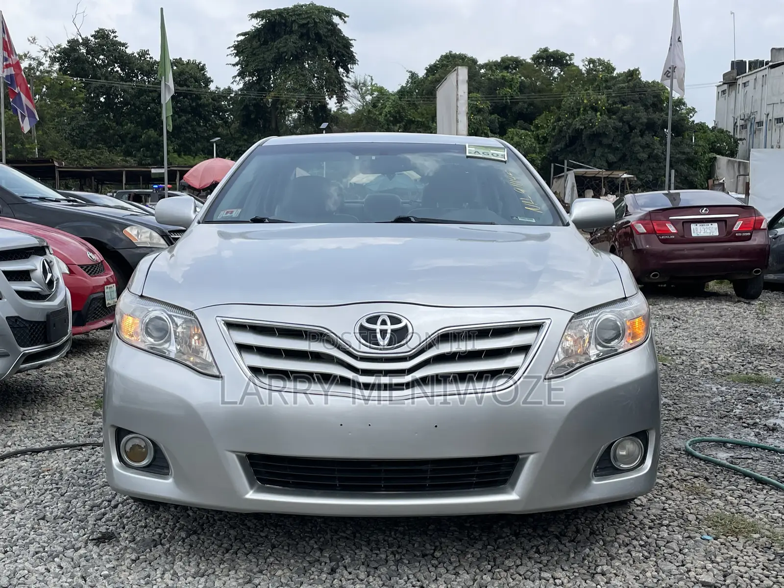 Toyota Camry XLE 4dr Sedan (2.5L 4cyl 6A) 2011 Silver