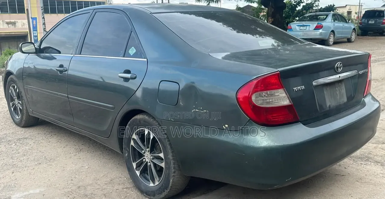 Toyota Camry LE 4dr Sedan (2.4L 4cyl 4A) 2004 Green