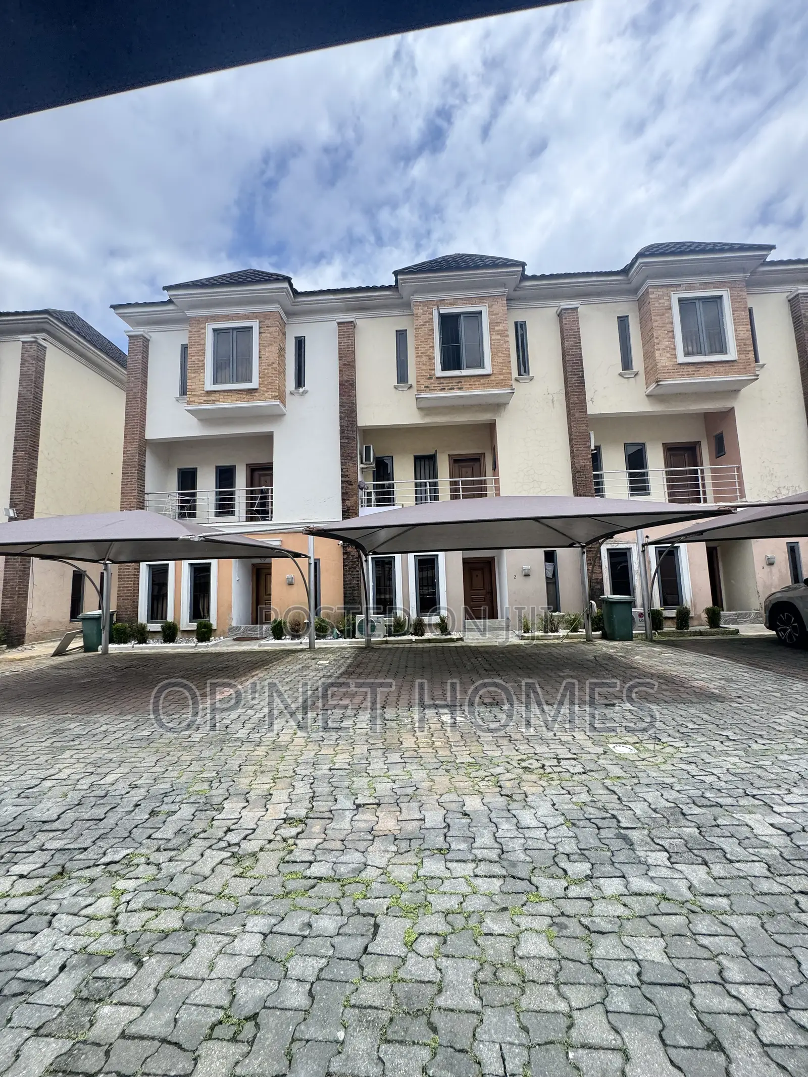 4bdrm Duplex in Lekki for sale