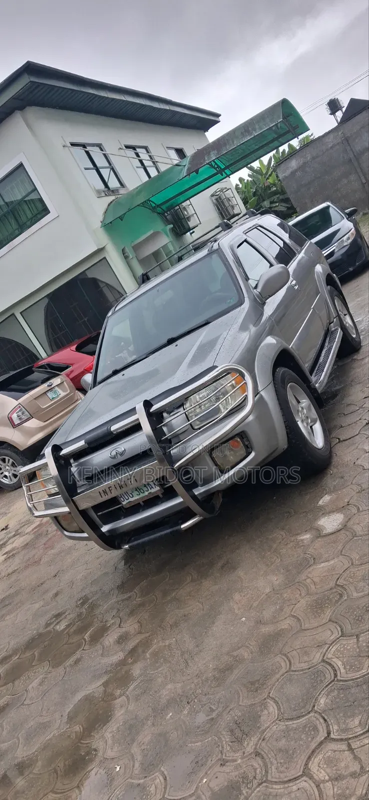 Infiniti QX4 2002 Silver