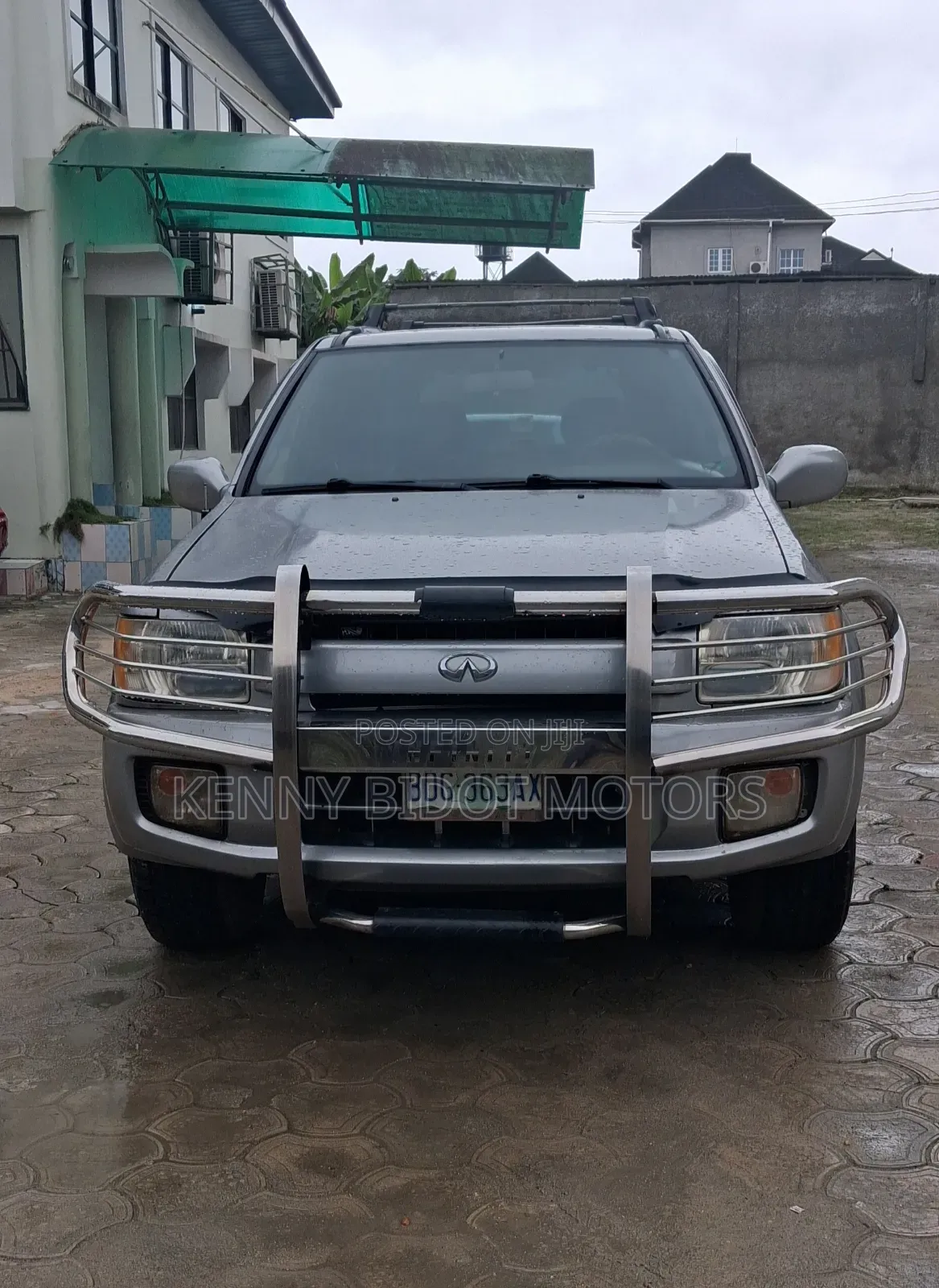 Infiniti QX4 2002 Silver