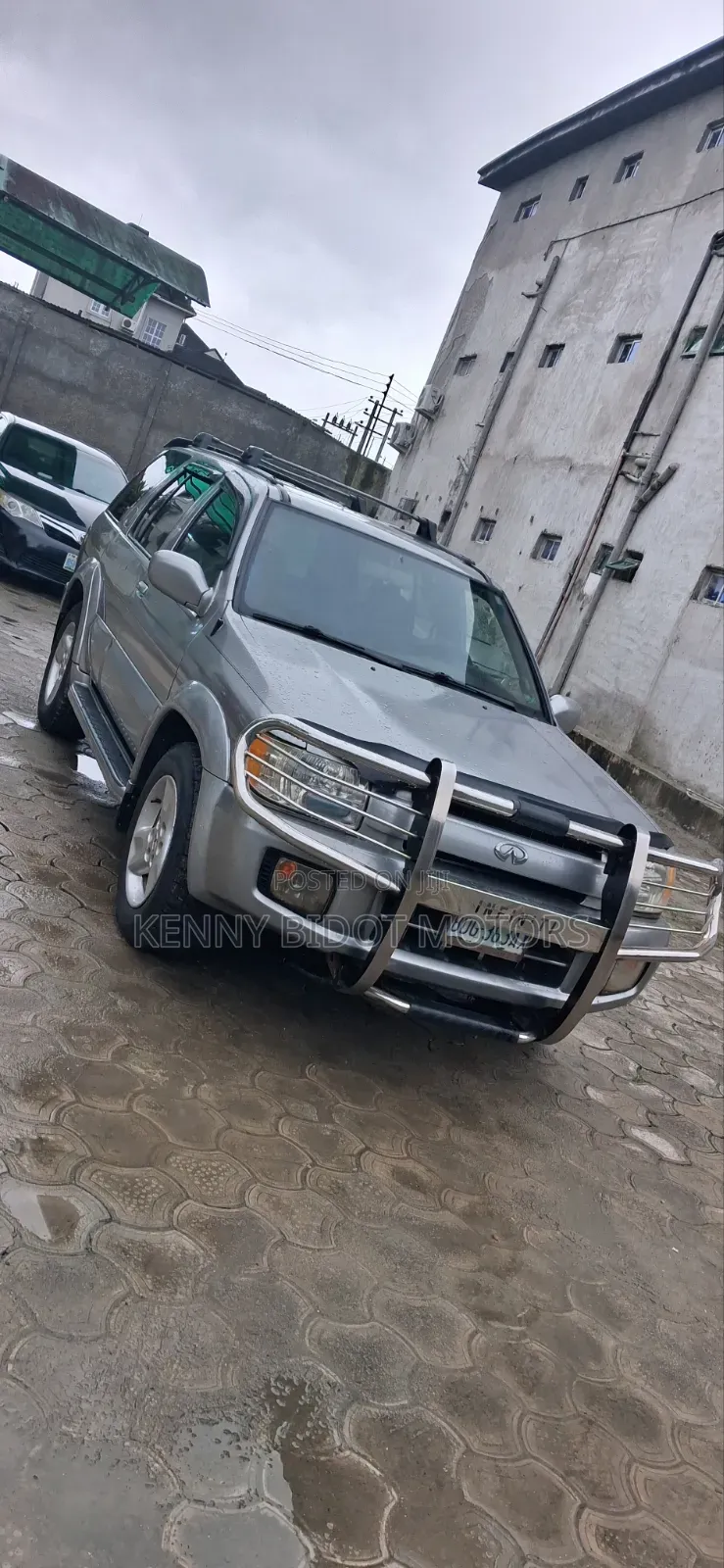Infiniti QX4 2002 Silver