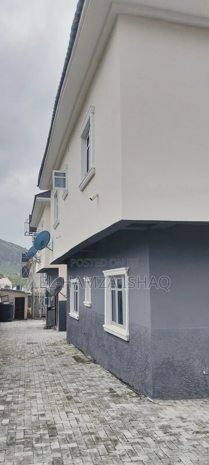 1bdrm Block of Flats in Aco/Amac Housing, Lugbe District for rent