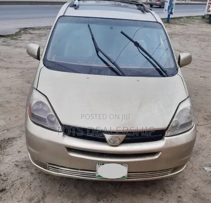 Toyota Sienna XLE Limited 2005 Gold