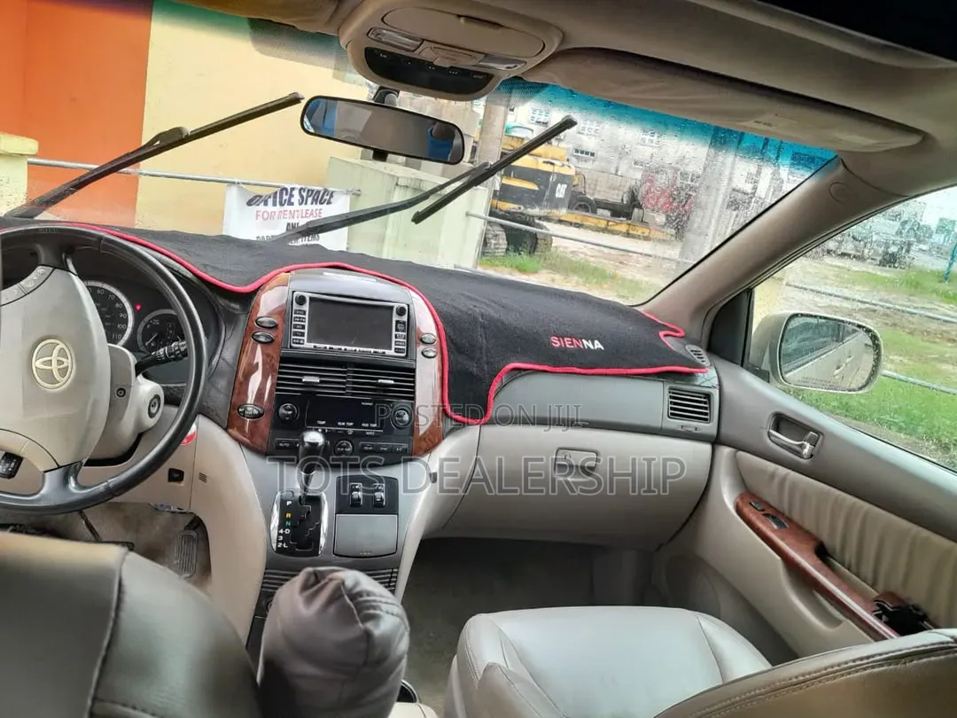 Toyota Sienna XLE Limited 2005 Gold