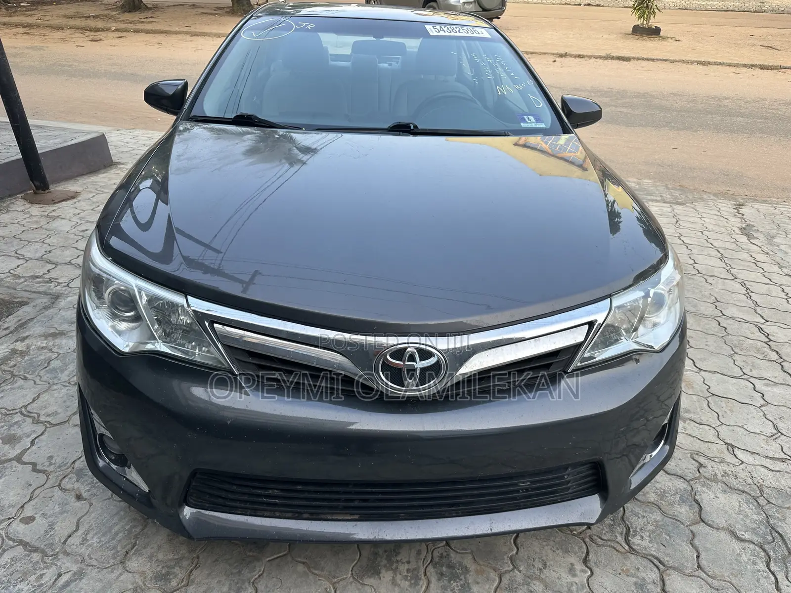 Toyota Camry XLE 4dr Sedan (2.5L 4cyl 6A) 2013 Gray
