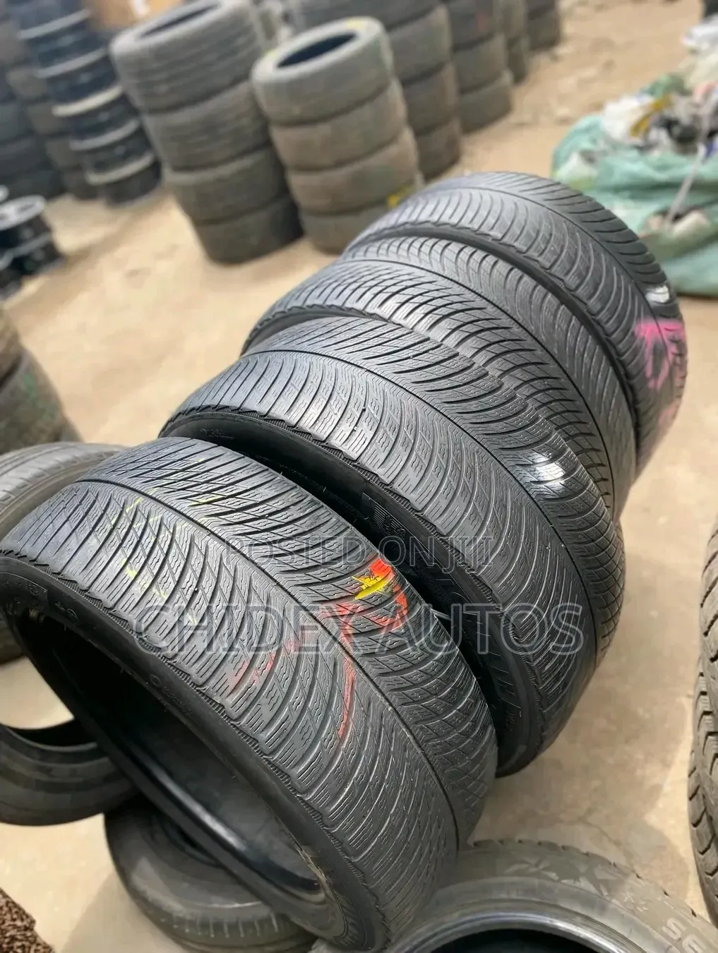 255/45 R20 First Grade Tokunbo Tyer*,