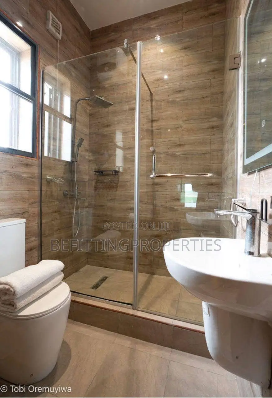Furnished 2bdrm Penthouse in Lekki for sale