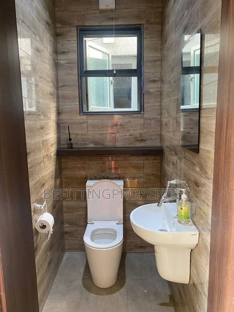 Furnished 2bdrm Penthouse in Lekki for sale