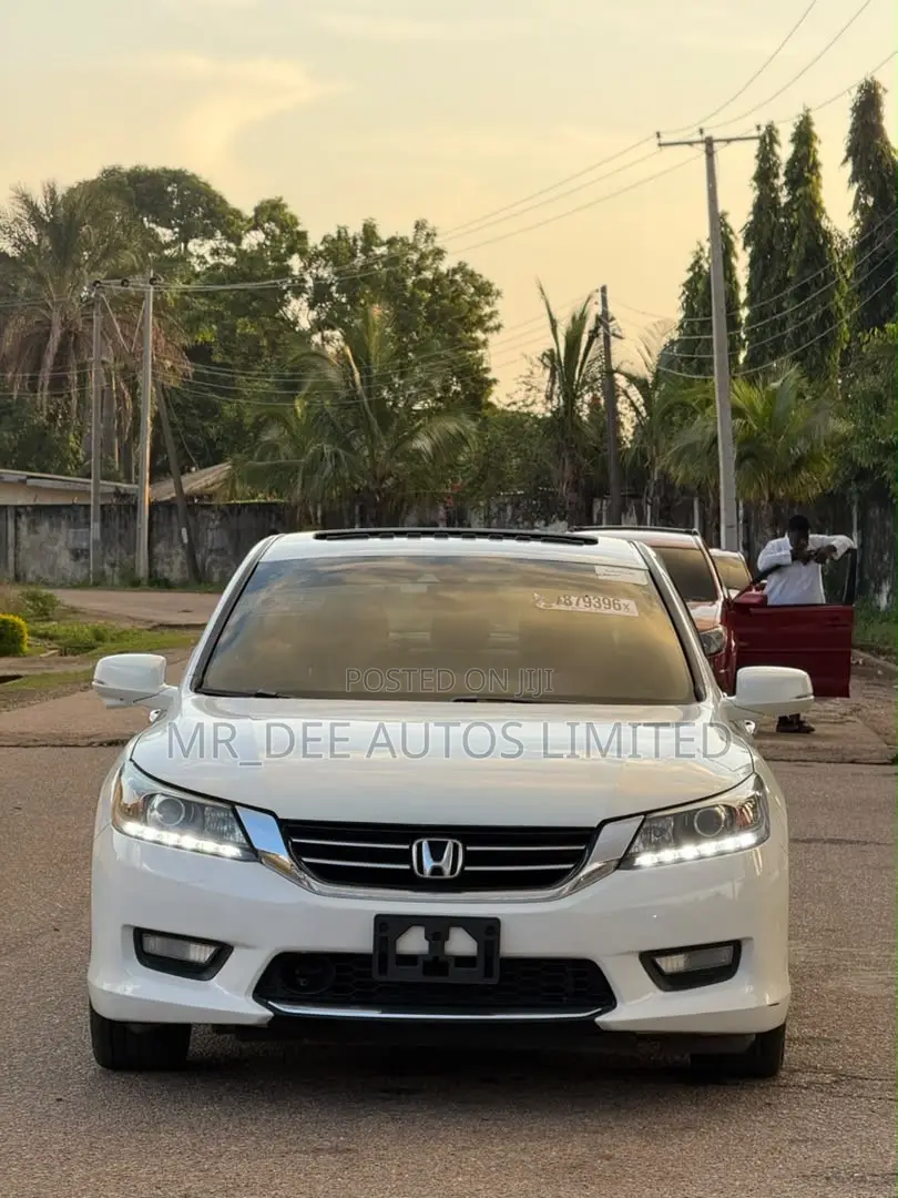 Honda Accord Touring V-6 4dr Sedan (3.5L 6cyl 6A) 2014 White