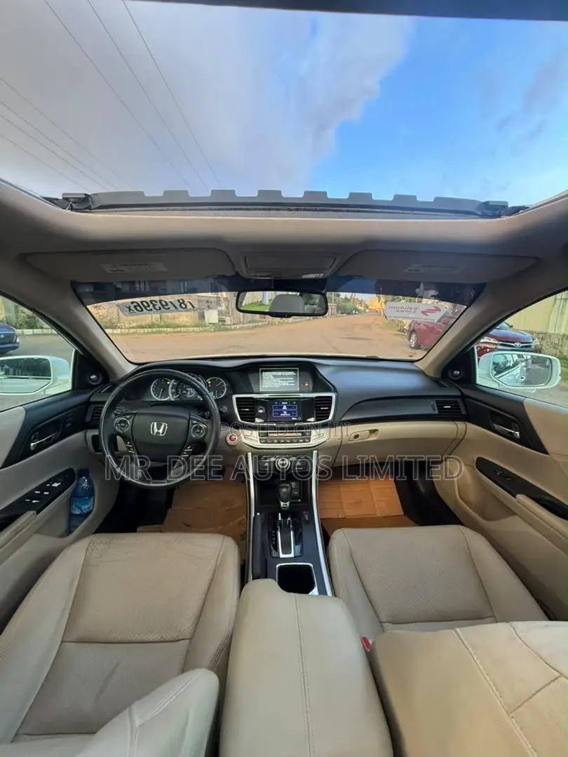 Honda Accord Touring V-6 4dr Sedan (3.5L 6cyl 6A) 2014 White