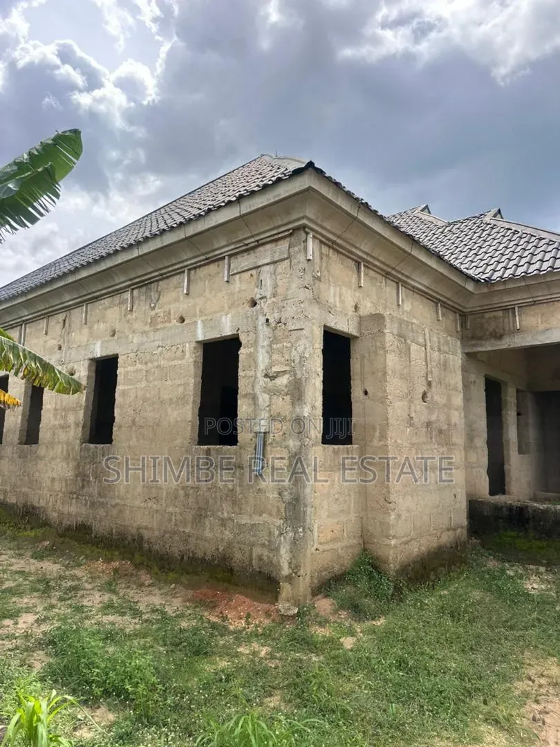 4bdrm Bungalow in Uyo for sale