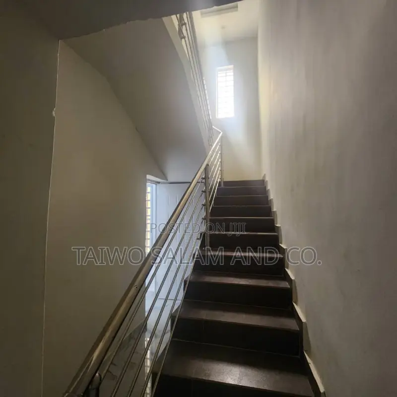 2bdrm Block of Flats in Jericho for rent