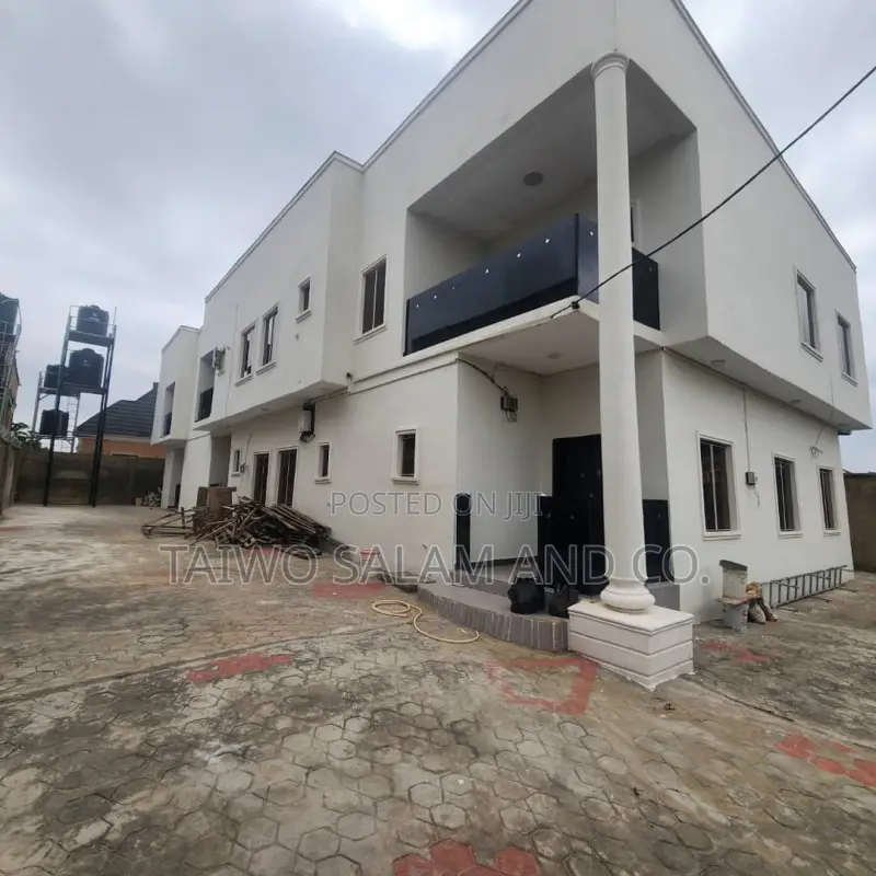 2bdrm Block of Flats in Jericho for rent