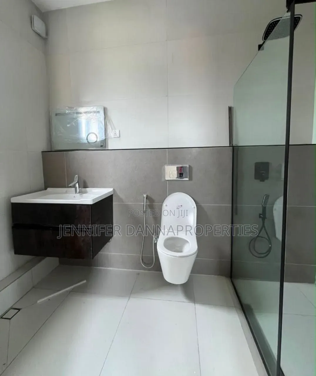 5bdrm Duplex in Lekki Phase 2 for sale