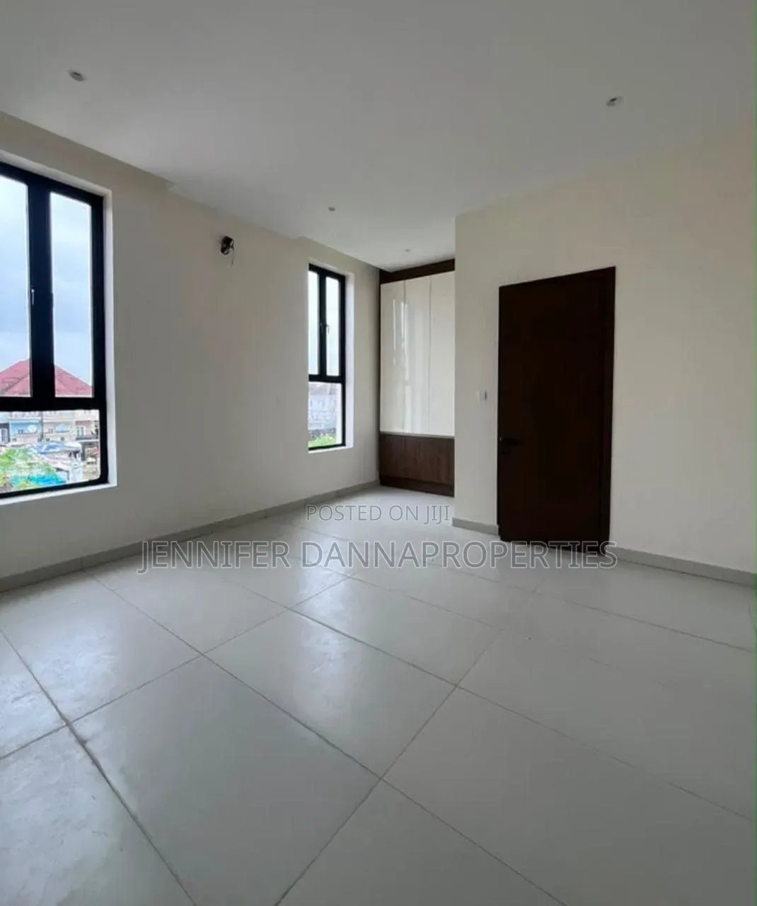 5bdrm Duplex in Lekki Phase 2 for sale