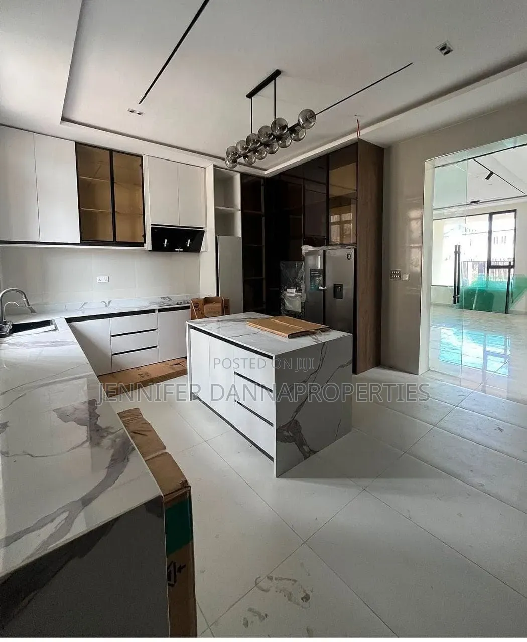 5bdrm Duplex in Lekki Phase 2 for sale