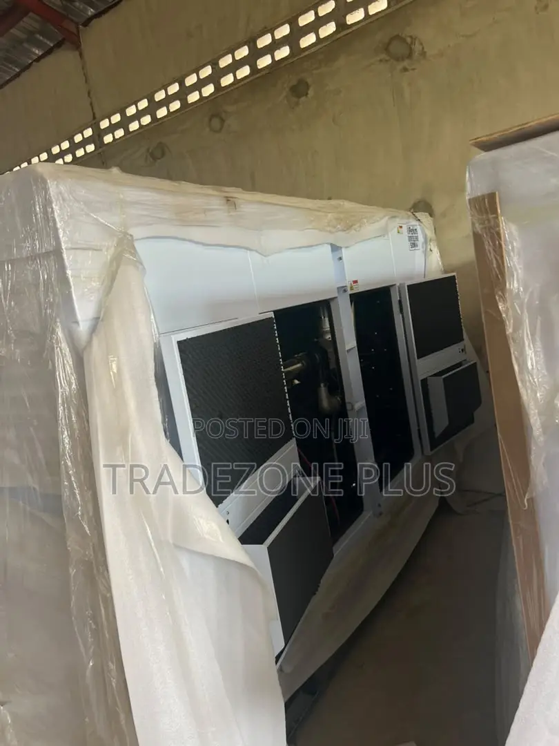 Heavy-Duty 500KVA Perkins Generator With Soundproof Canopy