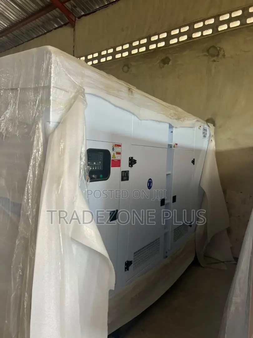Heavy-Duty 500KVA Perkins Generator With Soundproof Canopy