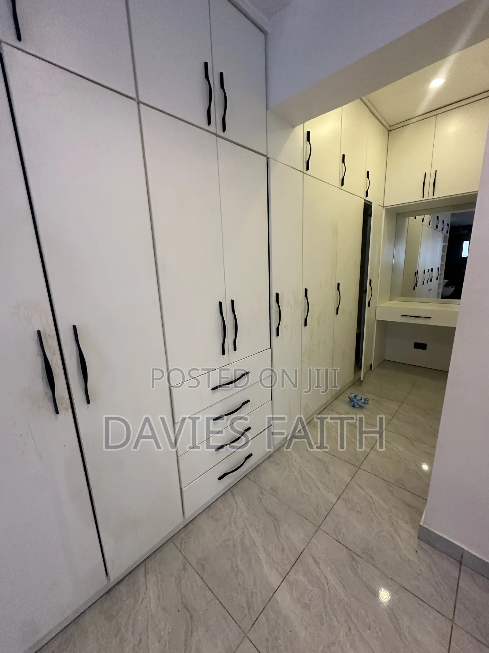 4bdrm Townhouse/Terrace in Jahi for sale