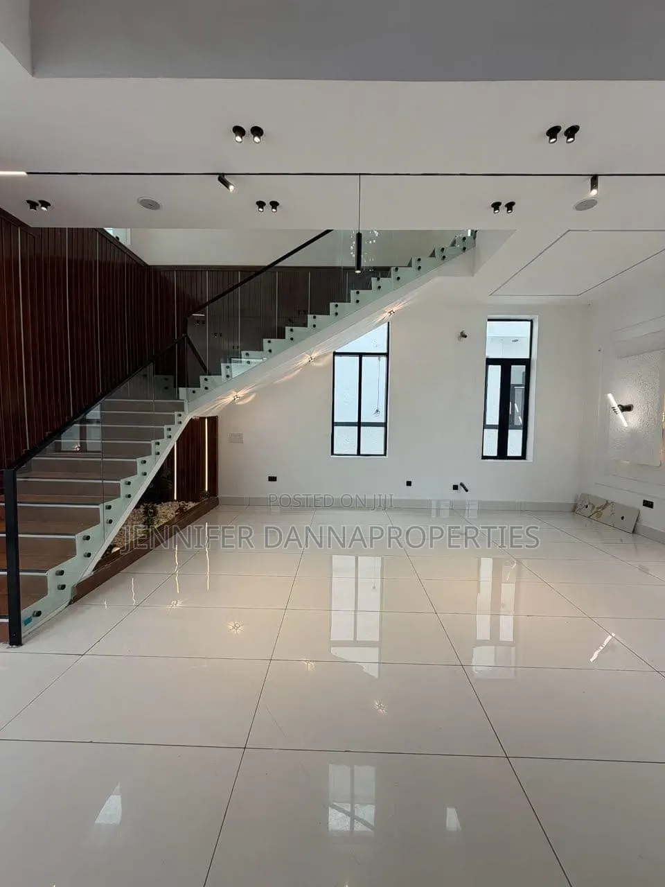 5bdrm Duplex in Ado / Ajah for sale