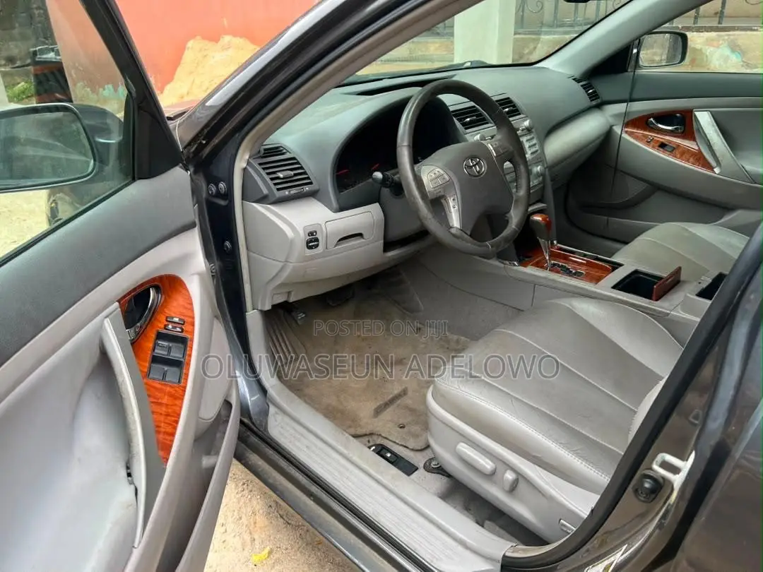 Toyota Camry 2.4 XLE 2008 Gray