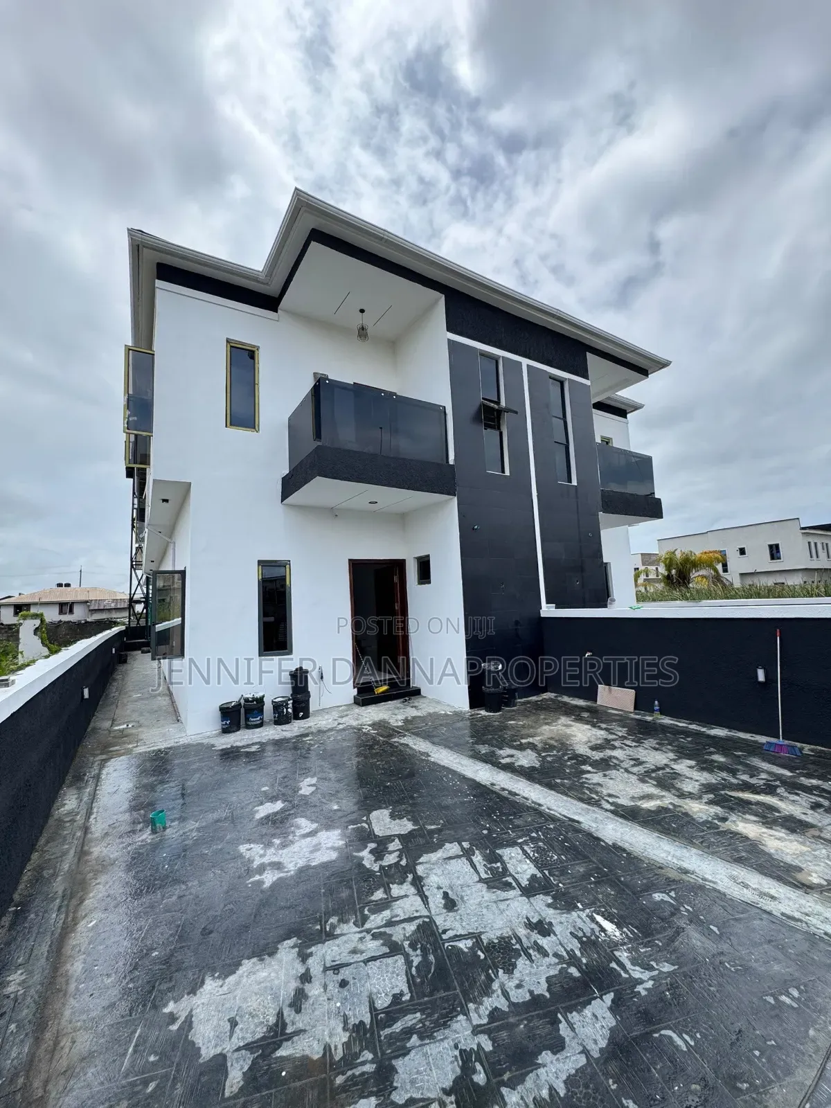 4bdrm Duplex in Ikota for sale