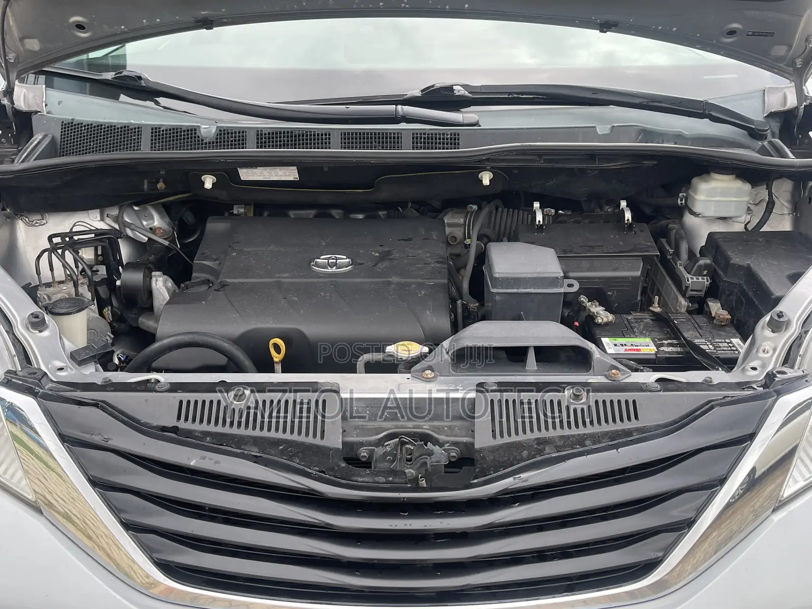 Toyota Sienna LE 7 Passenger 2012
