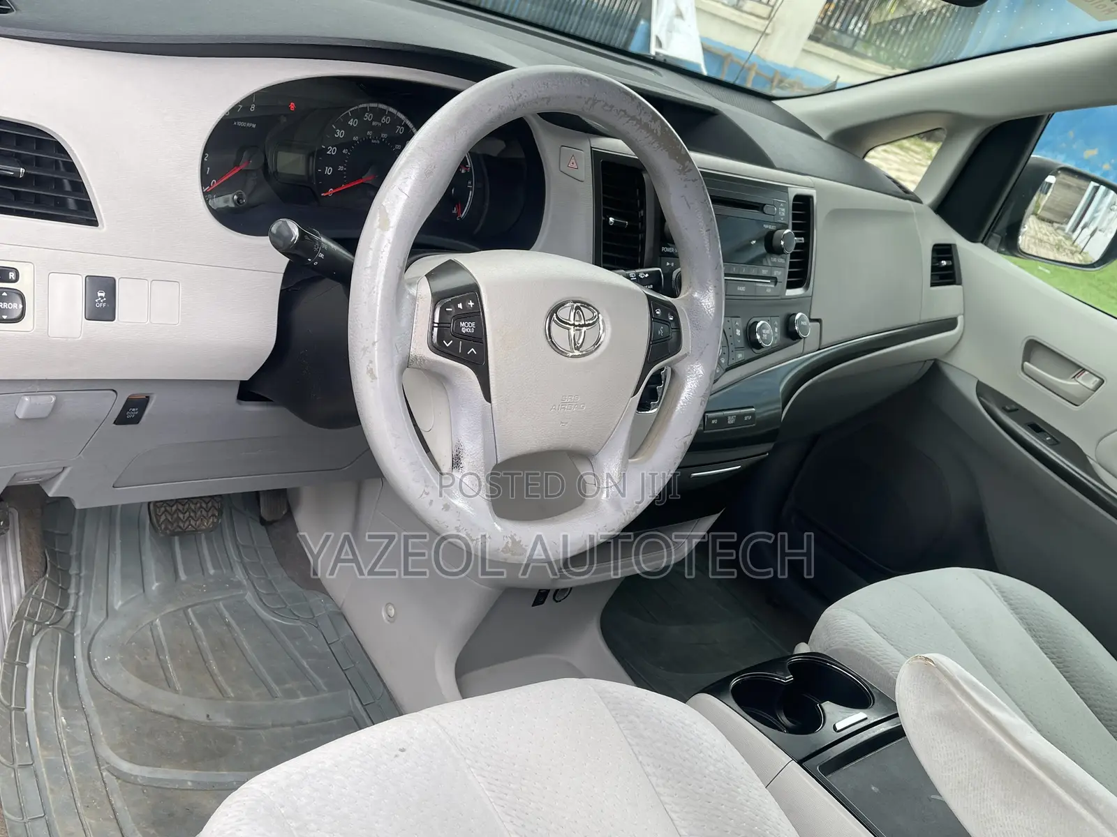 Toyota Sienna LE 7 Passenger 2012
