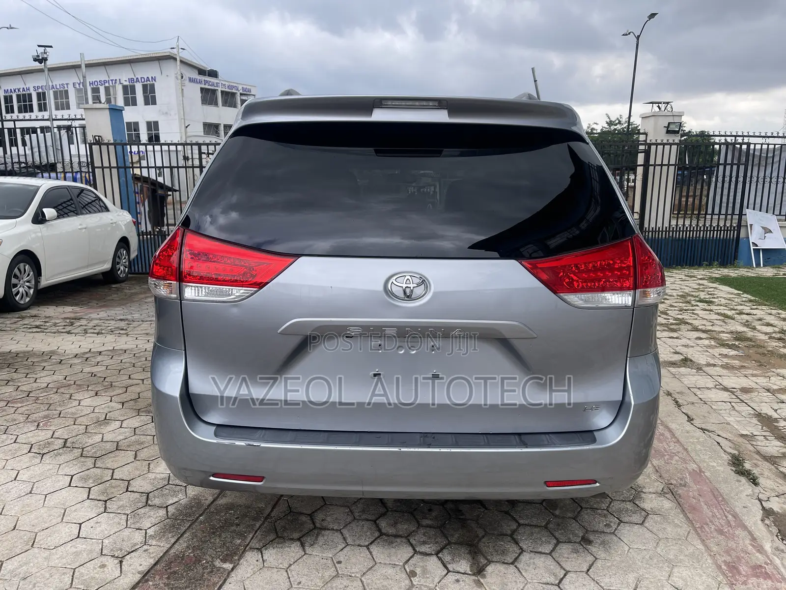 Toyota Sienna LE 7 Passenger 2012
