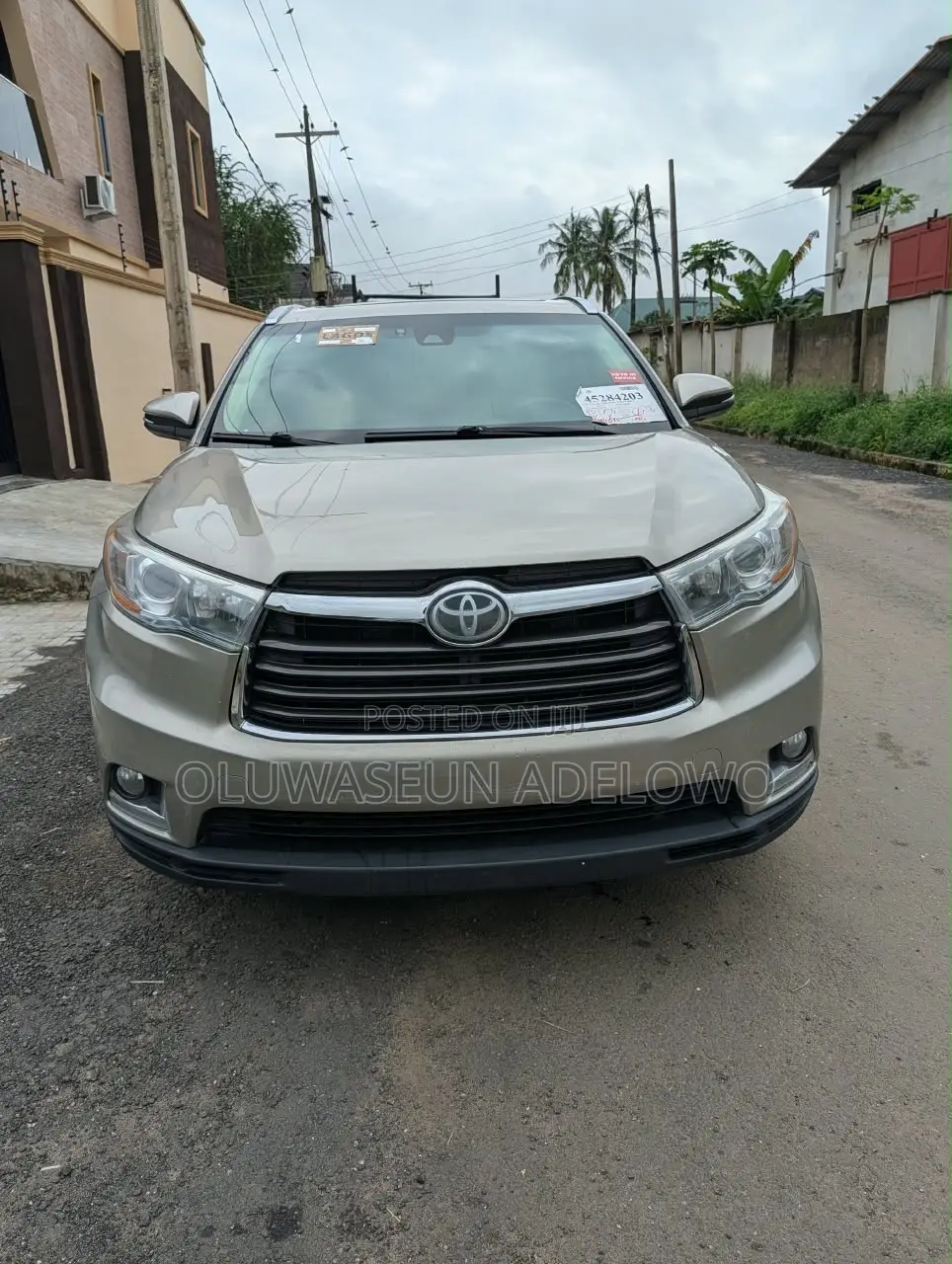 Toyota Highlander Limited Platinum V6 4x2 (3.5L 6cyl 6A) 2016 Gold