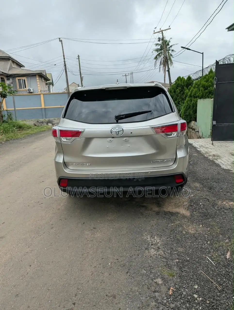 Toyota Highlander Limited Platinum V6 4x2 (3.5L 6cyl 6A) 2016 Gold