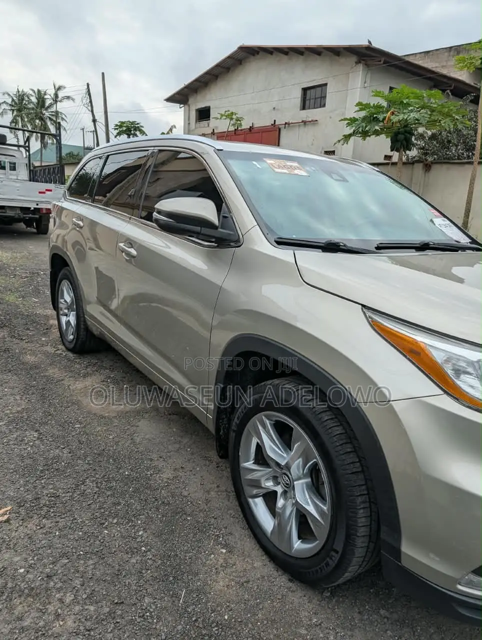 Toyota Highlander Limited Platinum V6 4x2 (3.5L 6cyl 6A) 2016 Gold