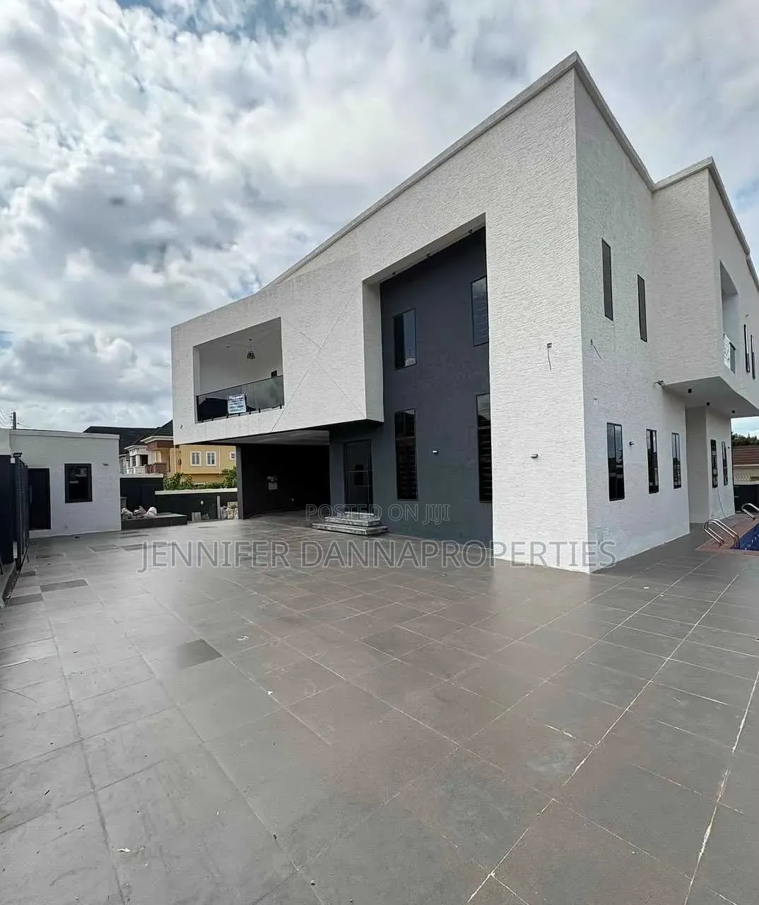 5bdrm Duplex in Enugu for sale
