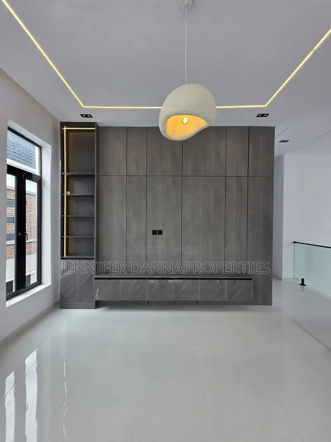 5bdrm Duplex in Ikota for sale