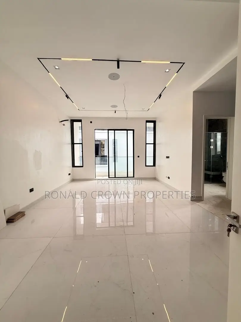 5bdrm Duplex in Ikate for sale