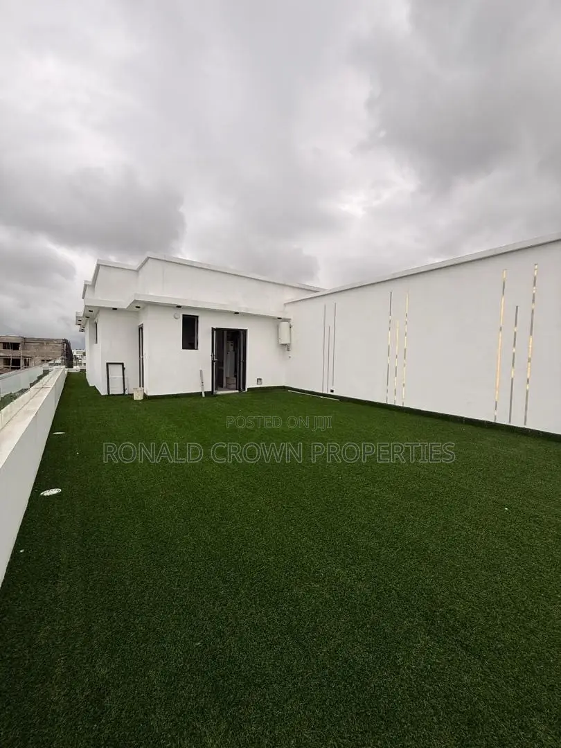 5bdrm Duplex in Ikate for sale