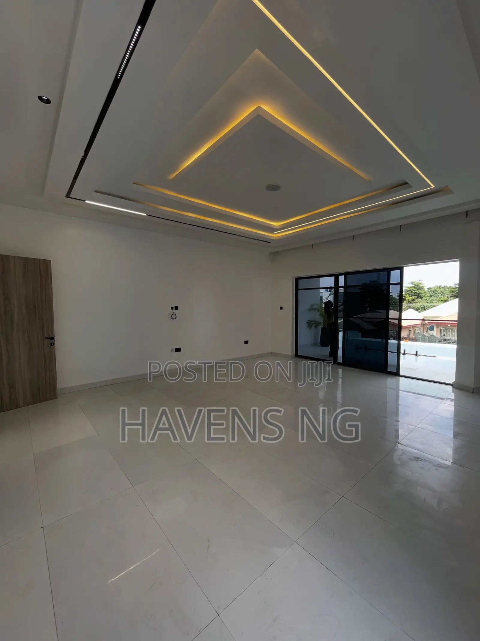5bdrm Duplex in Life Camp for sale